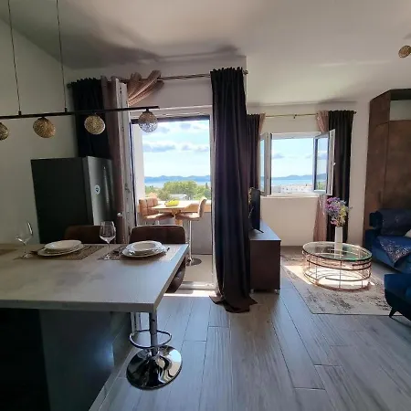 In With Sea View, Balcony, Air Conditioning, Wifi 5114-1 Appartamento Zara